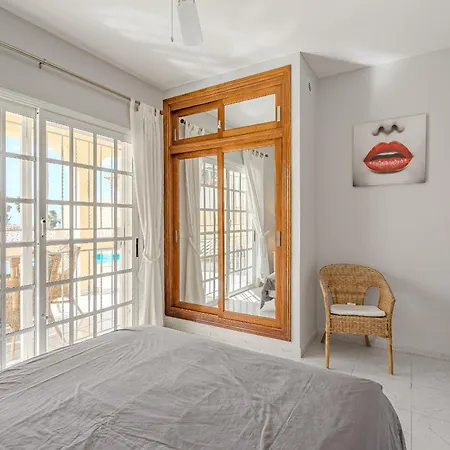 El Yuka With Heated Pool Villa *