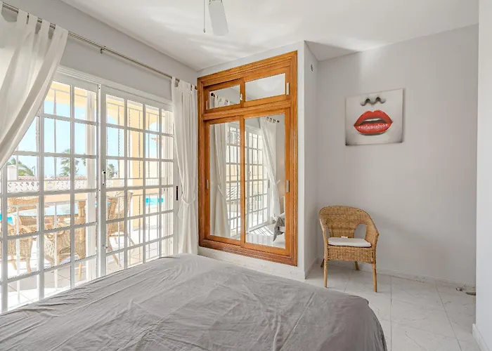 El Yuka With Heated Pool Villa *