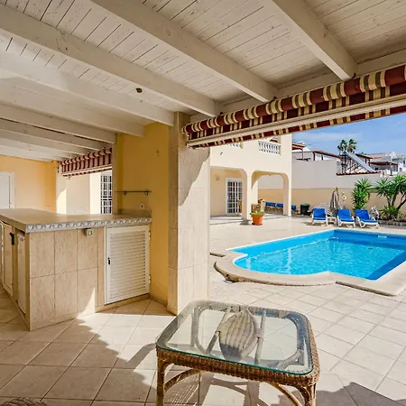 Villa El Yuka With Heated Pool
