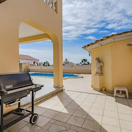 Villa El Yuka With Heated Pool