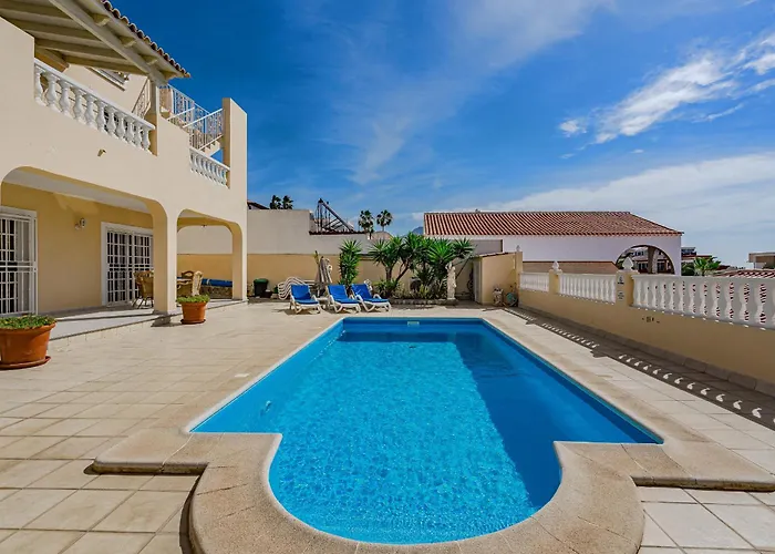 Villa El Yuka With Heated Pool