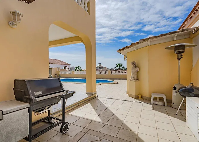 Villa El Yuka With Heated Pool