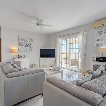 El Yuka With Heated Pool Vila *