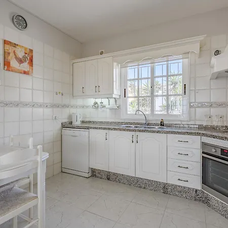 El Yuka With Heated Pool Vila *