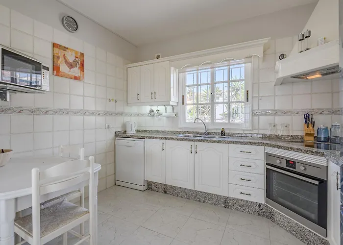 El Yuka With Heated Pool Villa *